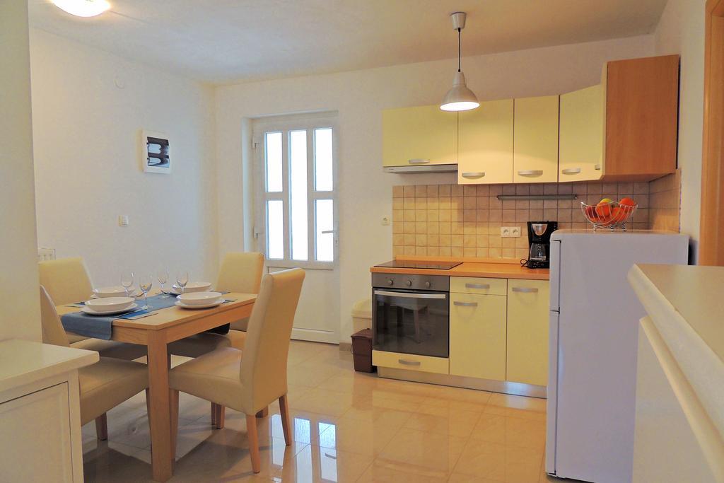 Vrh  Private Accommodation Kirincic מראה חיצוני תמונה