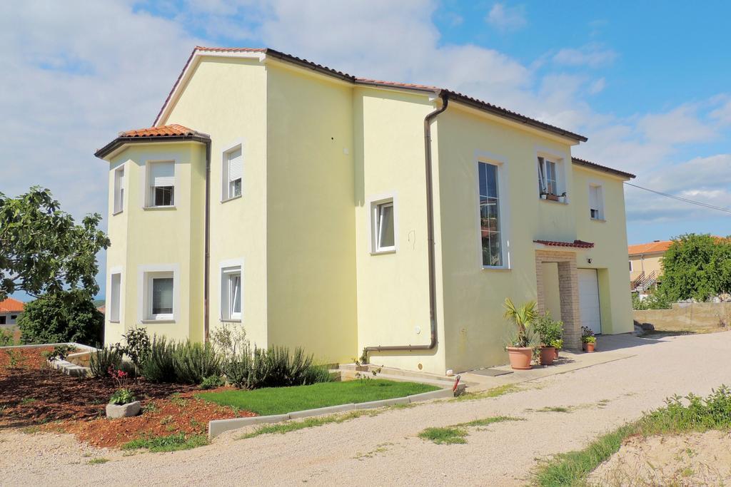 Vrh  Private Accommodation Kirincic מראה חיצוני תמונה