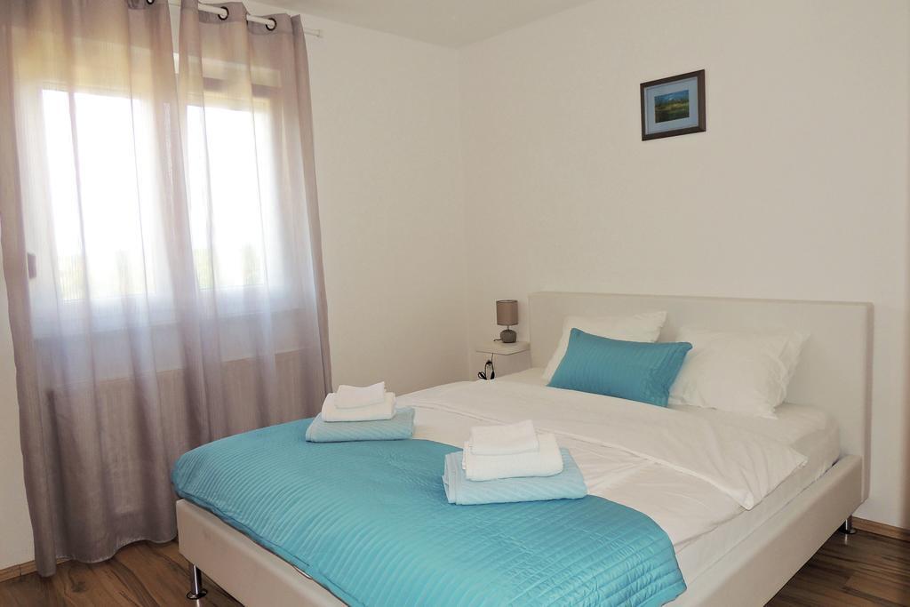 Vrh  Private Accommodation Kirincic מראה חיצוני תמונה