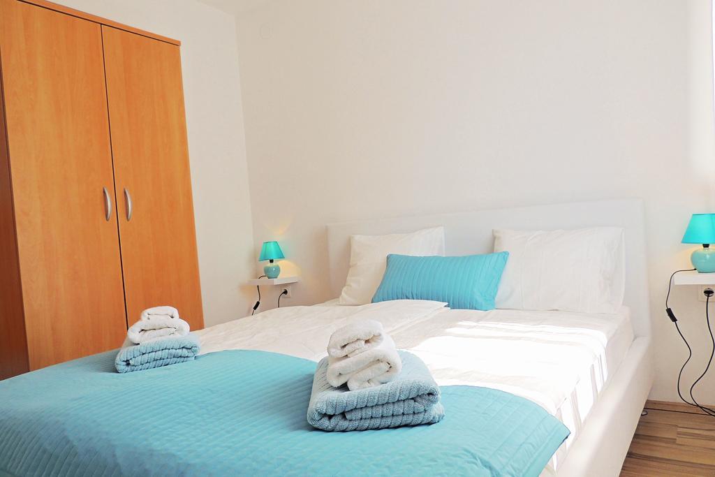 Vrh  Private Accommodation Kirincic מראה חיצוני תמונה