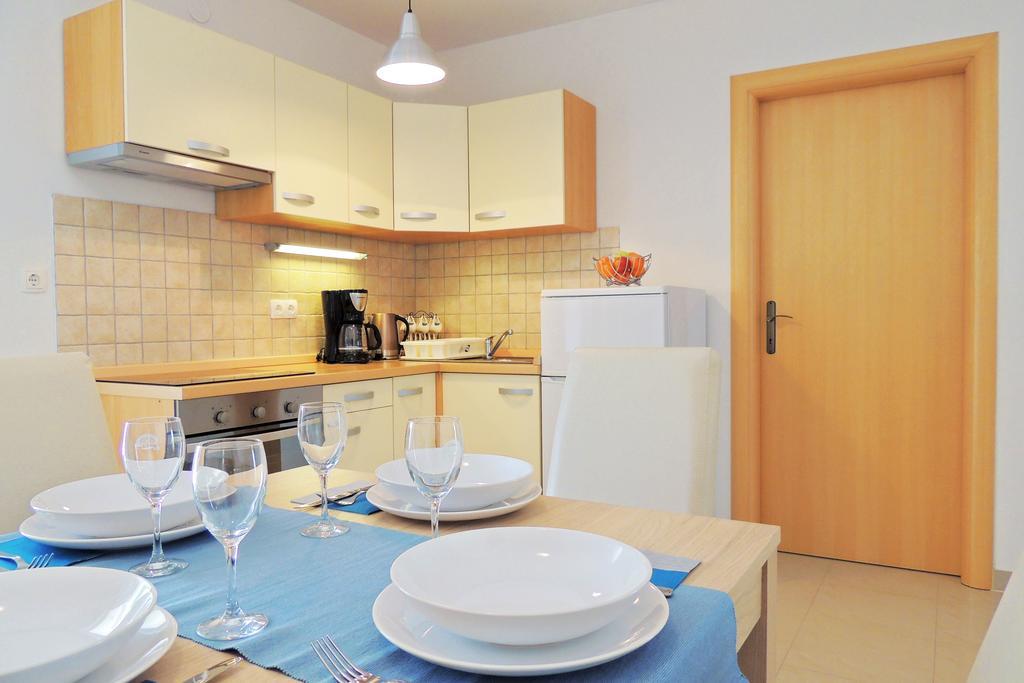 Vrh  Private Accommodation Kirincic מראה חיצוני תמונה