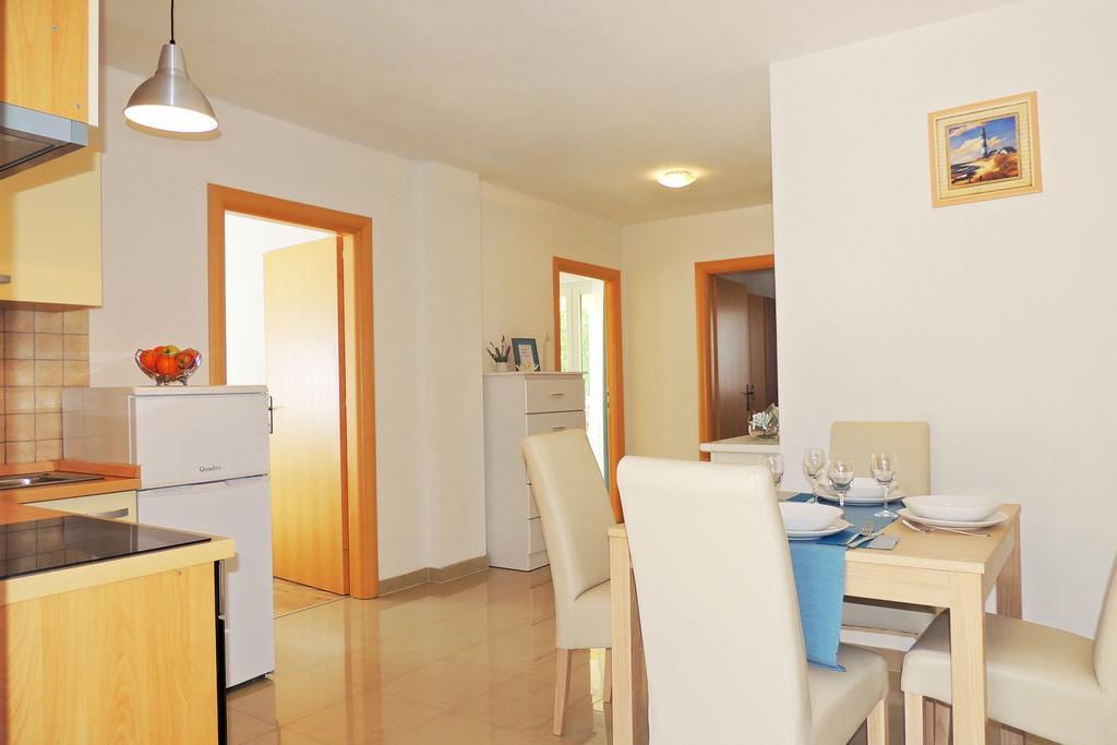 Vrh  Private Accommodation Kirincic מראה חיצוני תמונה